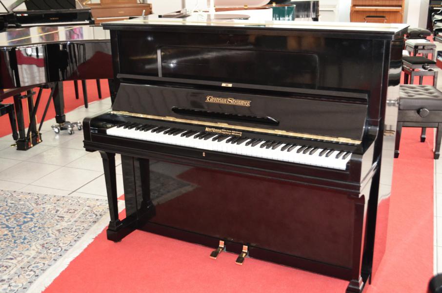 Gutes gebrauchtes Klavier