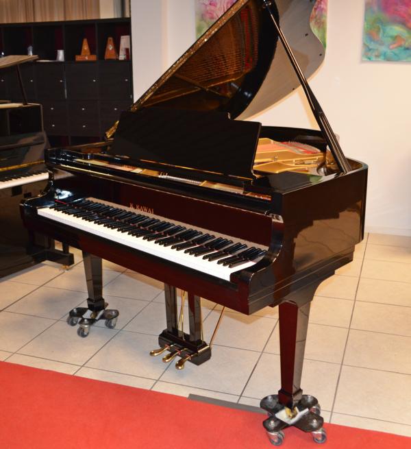 K.Kawai Flügel